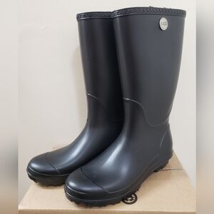 UGG Australia Shelby Matte Rain Boots. Women's Size 10. Black